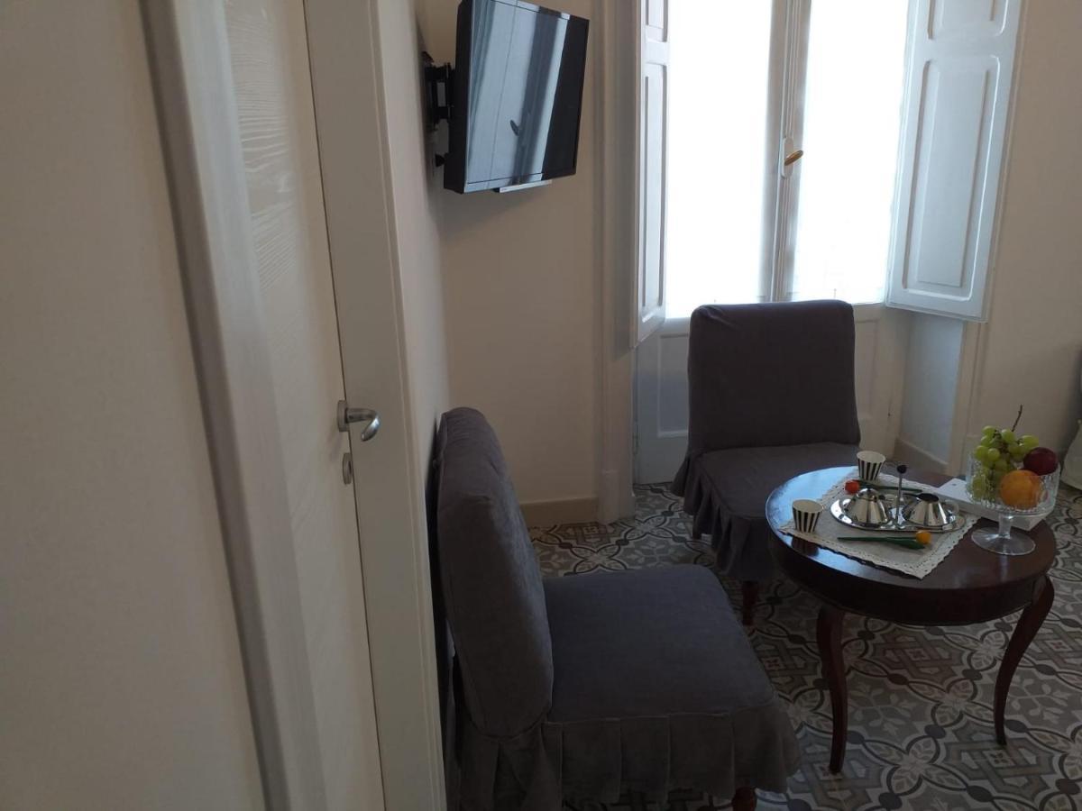 B&B Le Muse Кротоне Экстерьер фото
