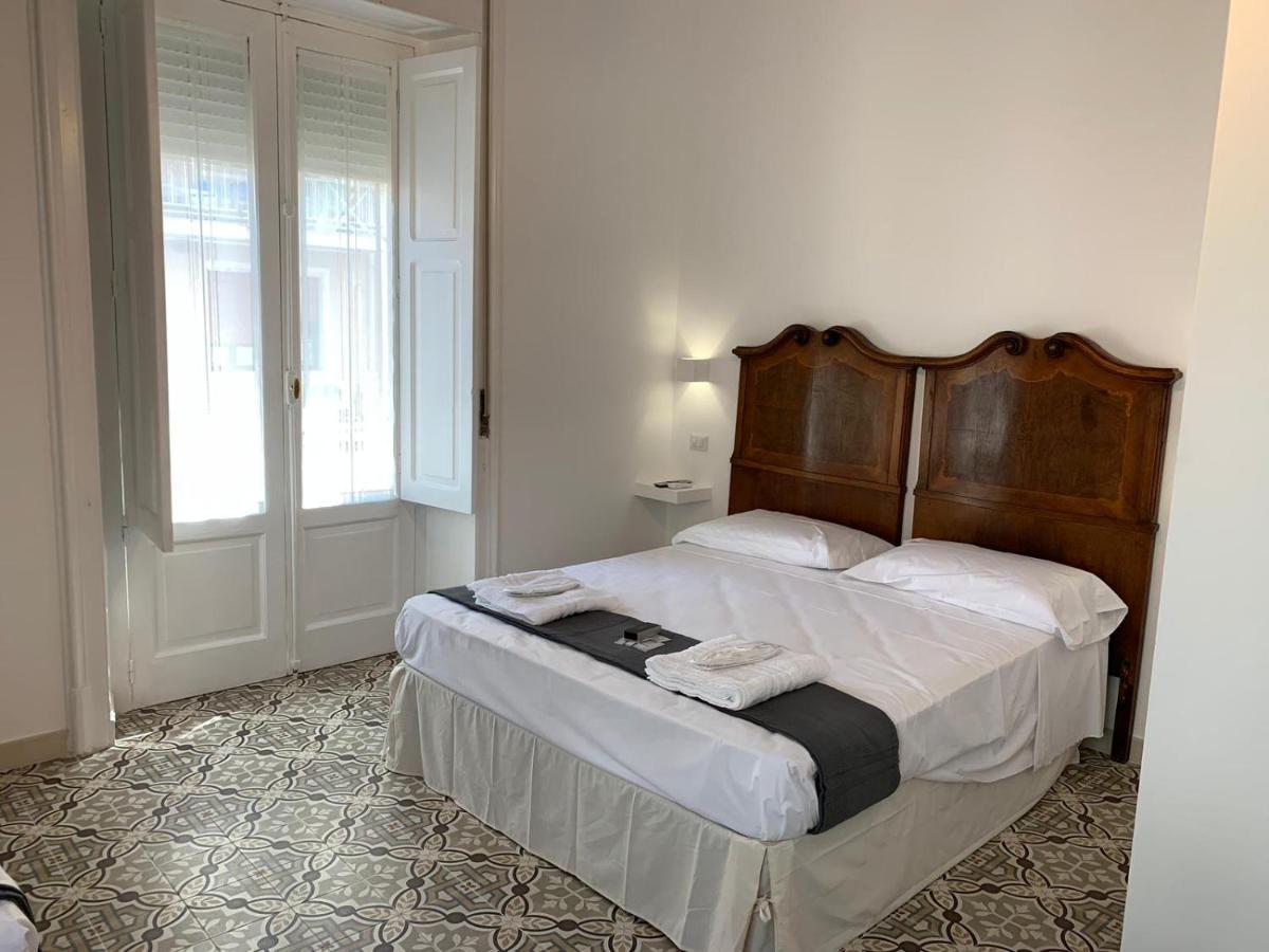 B&B Le Muse Кротоне Экстерьер фото