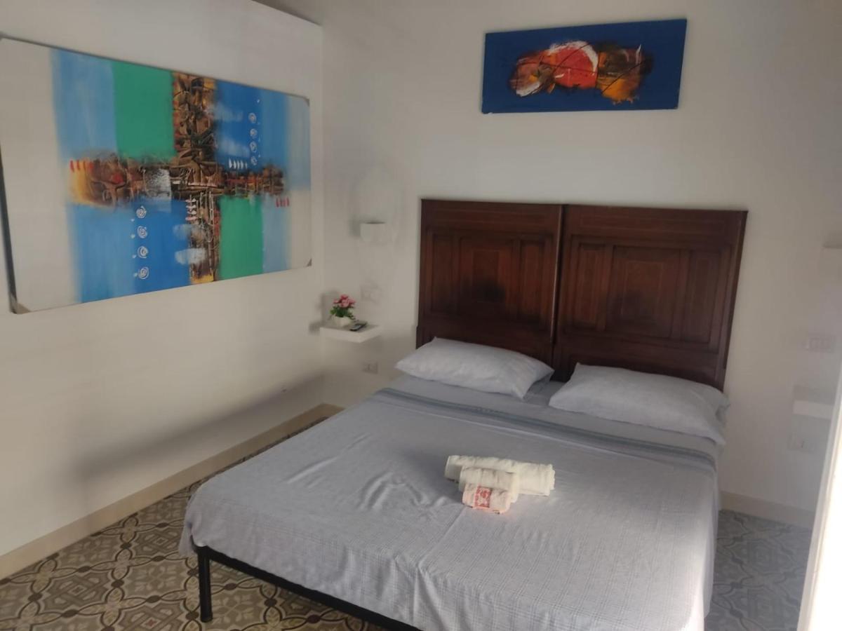 B&B Le Muse Кротоне Экстерьер фото