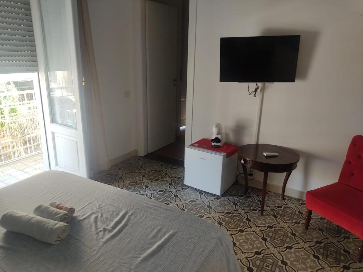 B&B Le Muse Кротоне Экстерьер фото
